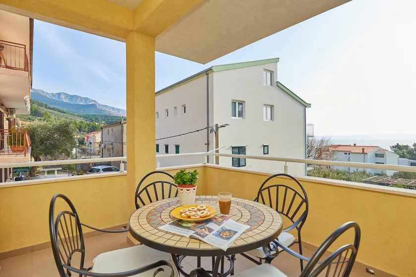 Apartments Zelic Tucepi - Image 1