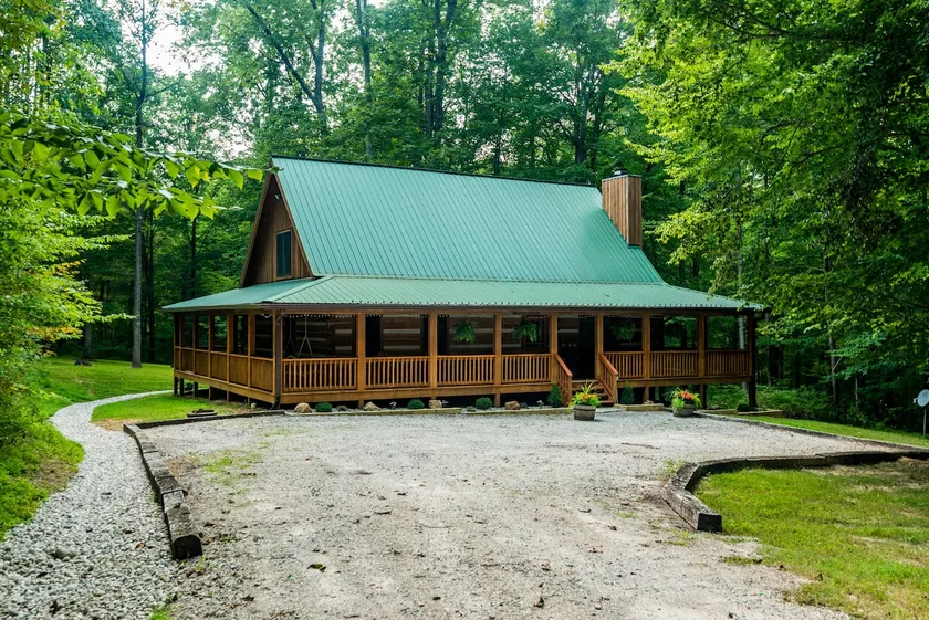 Great Escape Log Cabin | Hot Tub • Secluded - Image 1