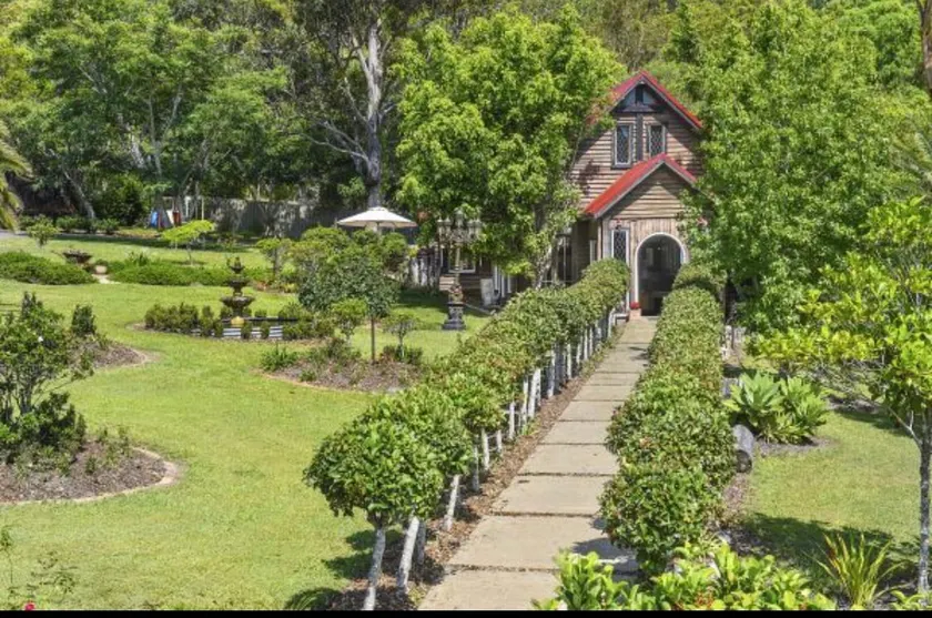 Magnolia Manor Rustic Chapel - Image 1