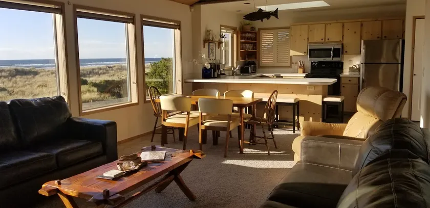Seas the day, a beachfront home - Image 1