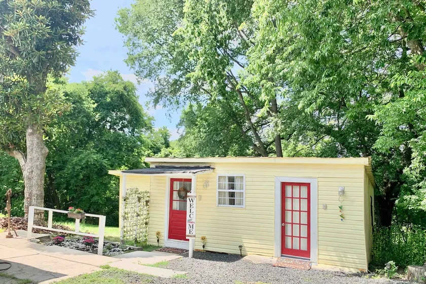Charming Country Cottage- Long Term Stays Welcome! - Image 1