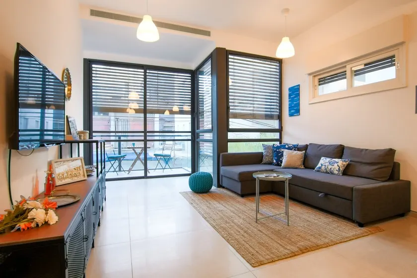 Mamad Trendy With Balcony On Sheinkin By Feelhome - Image 1