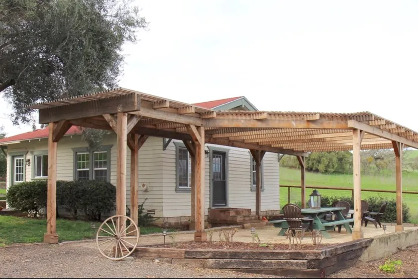 Ranch Cottage - Image 1