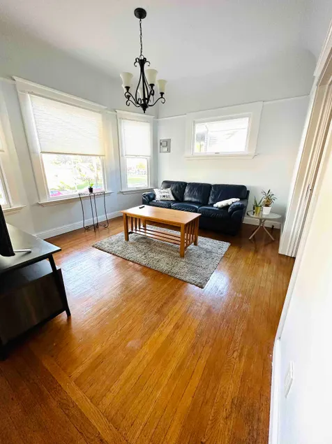 Beautiful Victorian House - Image 1