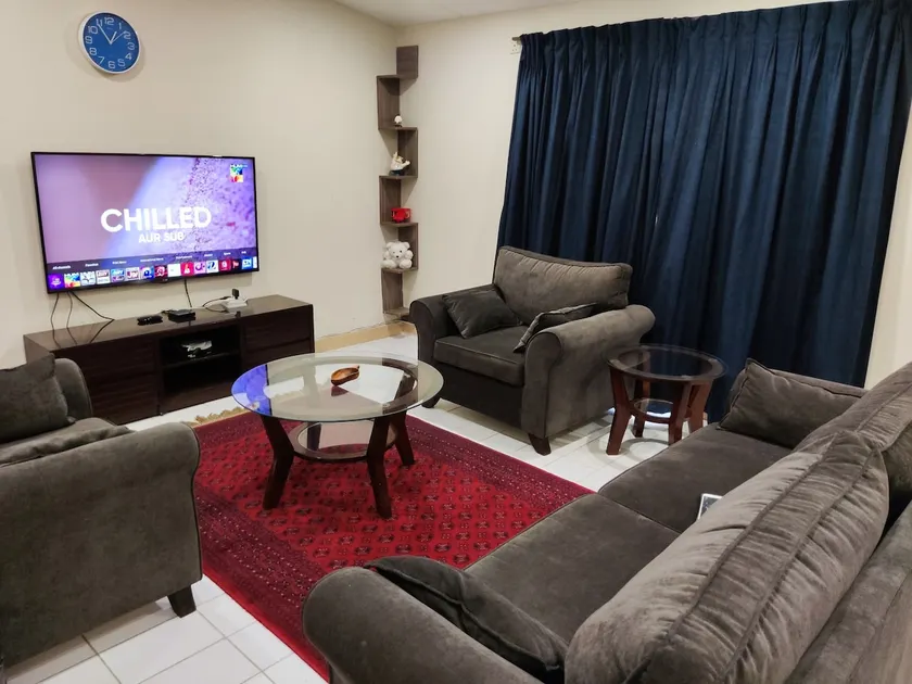 Cheerful and private. wifi, car park, valley view. - Image 1