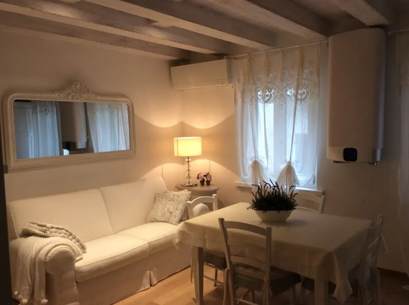 Two-room apartment in downtown Udine - Image 1