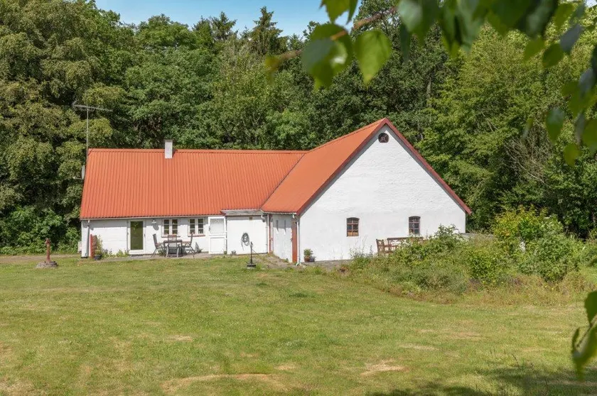 Charming country estate - Image 1