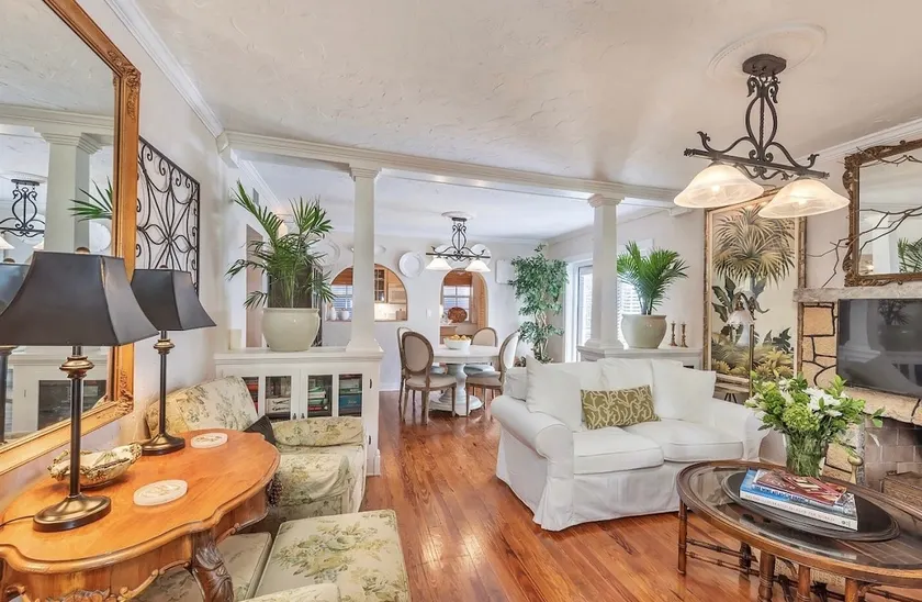 Tropical Designer House in Heart of Antique Row WPB - Image 1