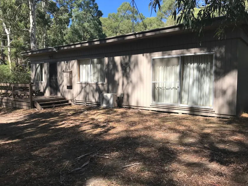 Hilltop Lodge - Image 1
