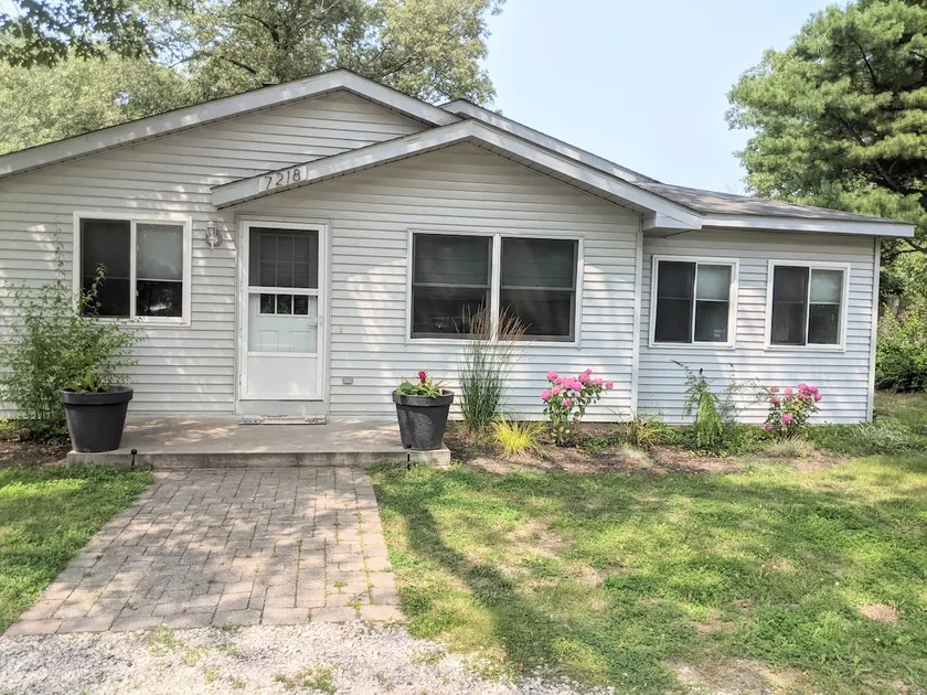 Modern Cottage with Beach Access to Lake Huron - Image 1