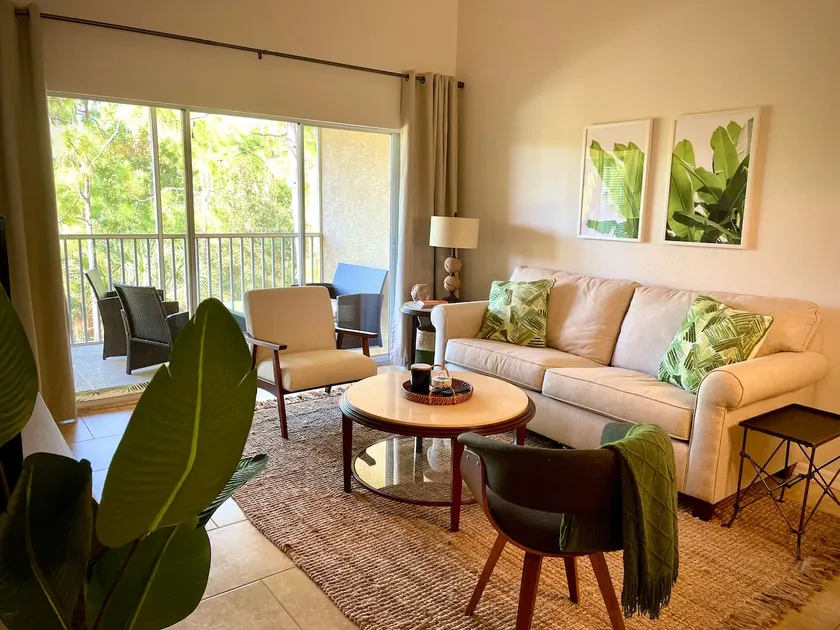 Stylish Top-Floor w/ Elevator 2 Bed/2 Bath Condo! - Image 1