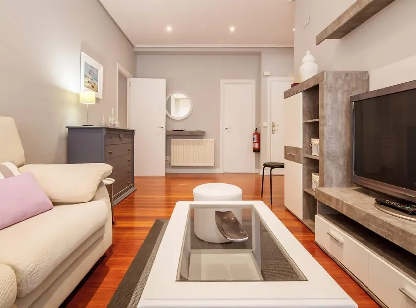 Prestancia Apartament by the Urban Hosts - Image 1