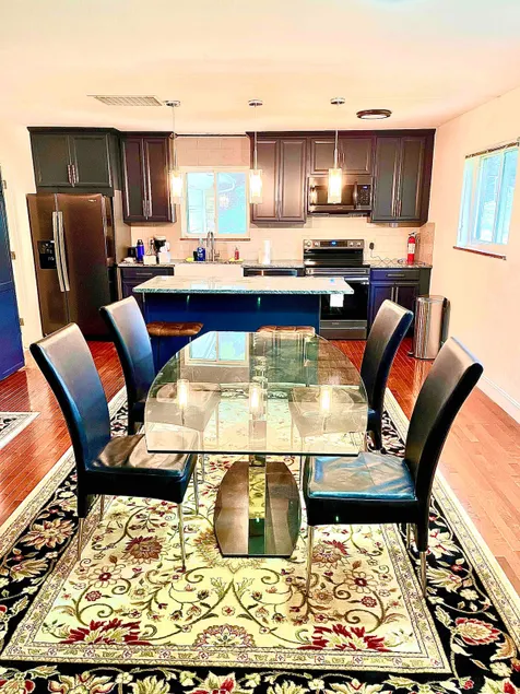 Okemos ranch house - Image 1