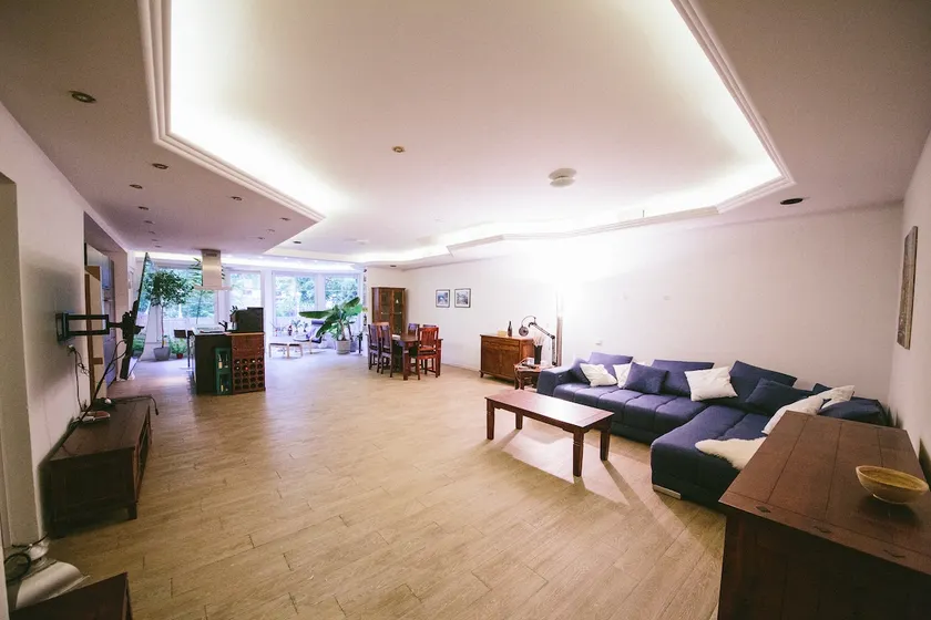 Whirlpool, underfloor heating, Nintendo & Netflix - Image 1
