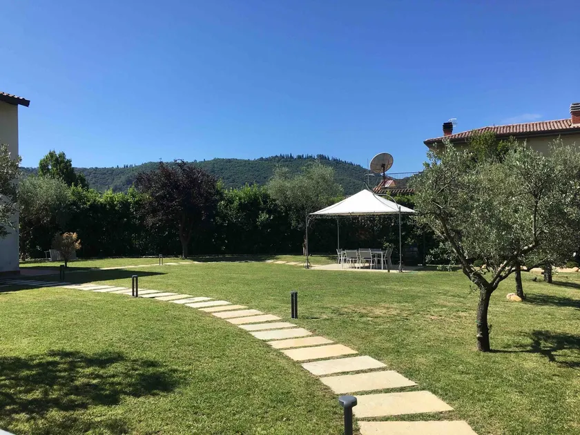 VILLA with private garden & community pool @ GARDA - Image 1