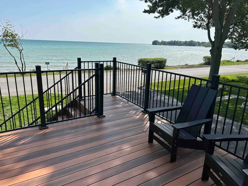 Elite Upper Deck Suites: Lake front with hot tub - Image 1