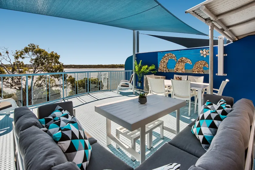 3 Bedroom Penthouse Apartment with Private Rooftop - Image 1