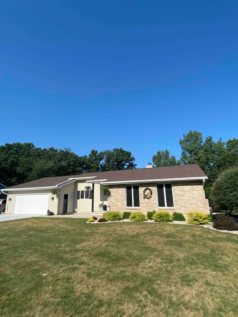 3 Bed / 2.5 Bath upscale home! - Image 1