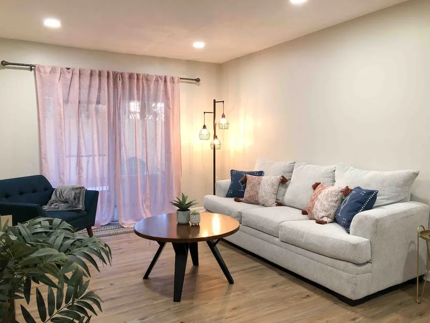 Luxury Apartment Downtown- 2bed/ 1bath - Image 1