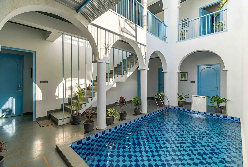 BluCasa: 6 Bedrooms Villa - Image 1