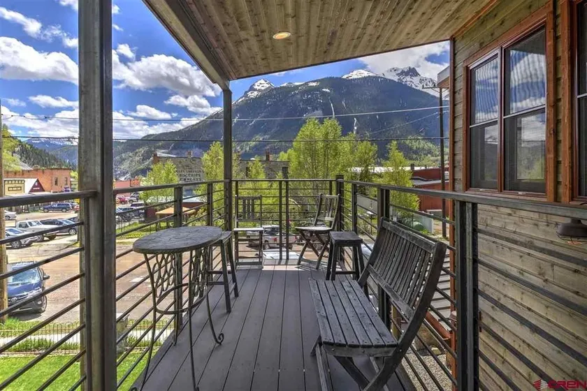Modern Downtown Loft in Heart of Silverton - Image 1
