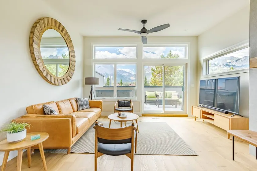 Rundleview - Impeccable Design and Private Hot Tub - Image 1