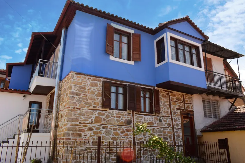 Renovated Old Manor House With Yard - Image 1