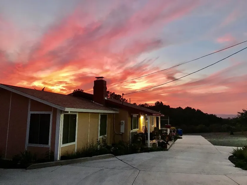 Coastal Getaway, Country House, near 101 FWY - Image 1