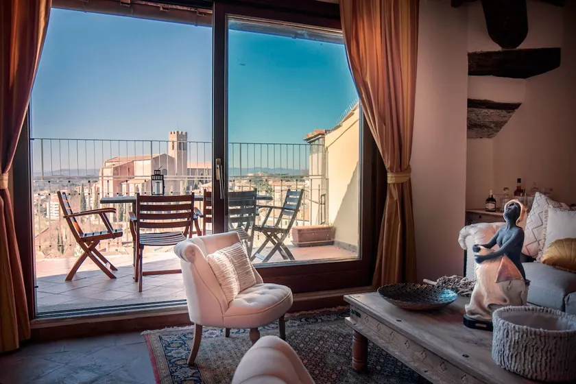 ”The Terrace” with a awesome Siena skyline - Image 1