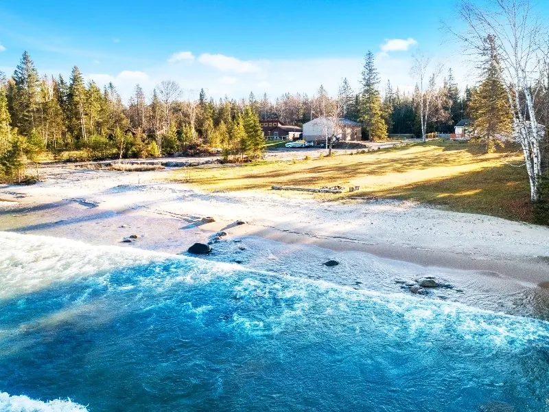 Private Mackinaw City Beach Cottage ~ Bridge view - Image 1
