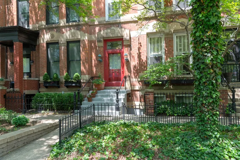 Webster Place by the Lincoln Park zoo - Image 1