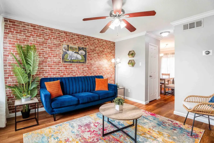 Central Frisco Townhouse | Walk to Cafes & Bars - Image 1