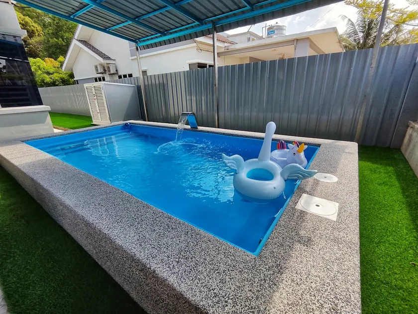 Homestay Temerloh with Private Pool Near Hospital 4 Bedroom 4 Aircond 10pax Free Wi-Fi Netflix - Image 1