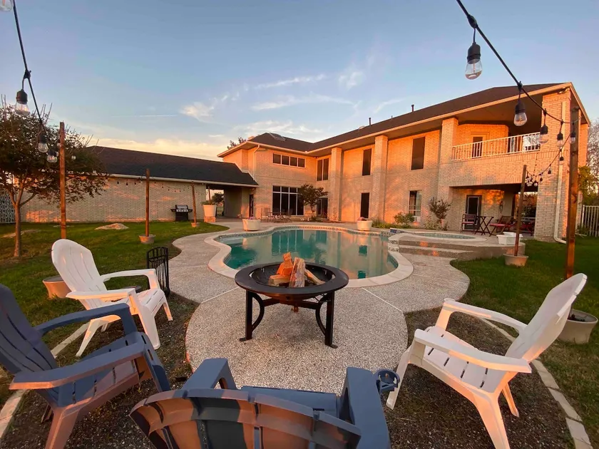 5BR| Large Gathering Country Mansion- Oct 40% off - Image 1