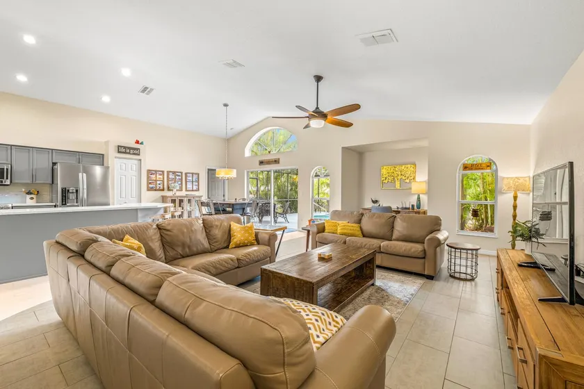 Tarpon Springs Fun in the Sun with a Pool, Beaches and Backyard Chickens - Image 1
