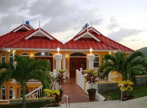 Paradise Cove Villa- Apartment Deck Lodge, Ocean View - Image 1