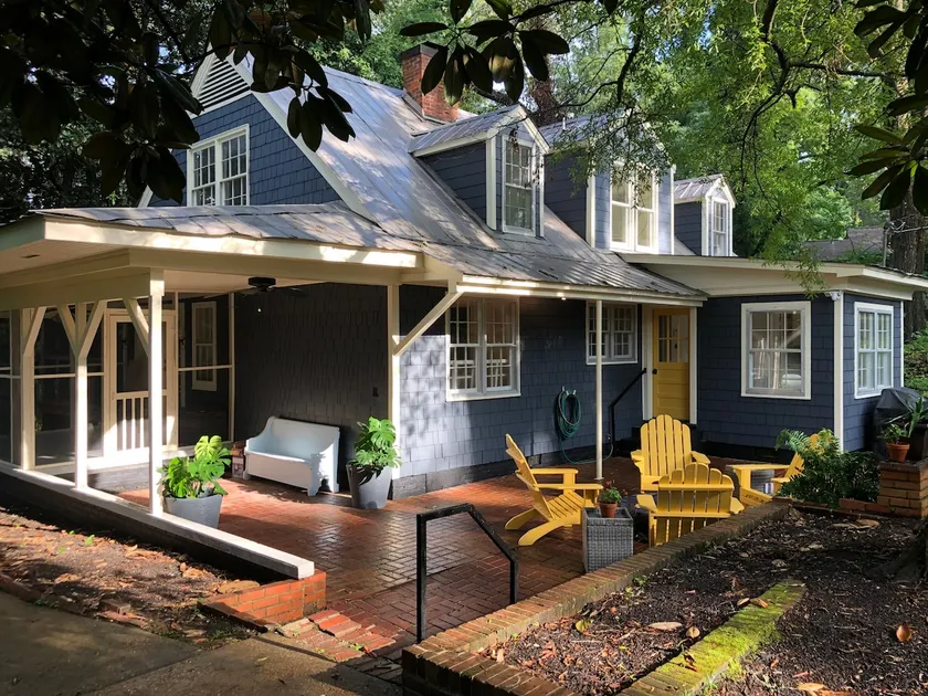 Walk to campus, Fresh 4BR w dreamy porches - Image 1