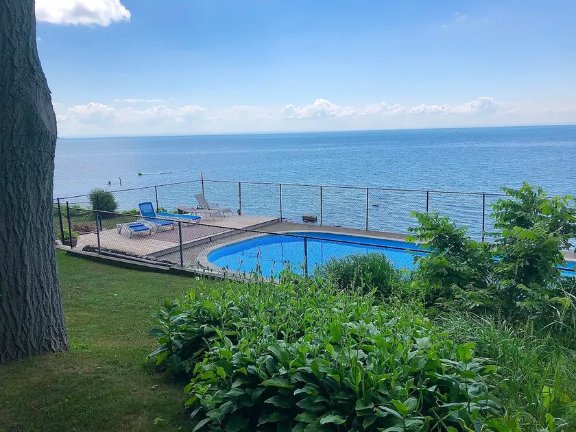 Cozy cottage featuring private pool and beach - Image 1