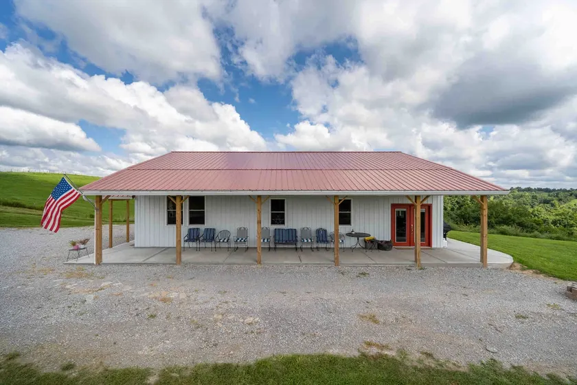 331 Acres of Comfort & Rest, ❤ of the Bluegrass- 12 mins from ARK w/Hot Tub  - Image 1
