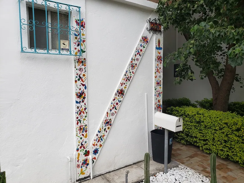 Artesanias de Mexico (Entire house and central) - Image 1