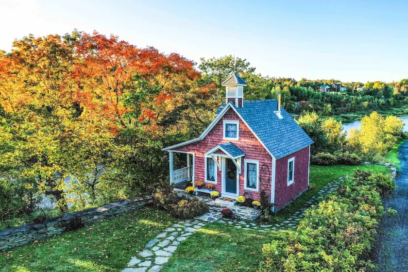 Hambrook Point Cottages Homestead Retreat - Image 1
