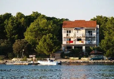 Pine apartment - Image 1