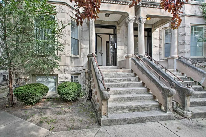 19c. Greystone 3 bd/2ba near UChicago Med Center - Image 1