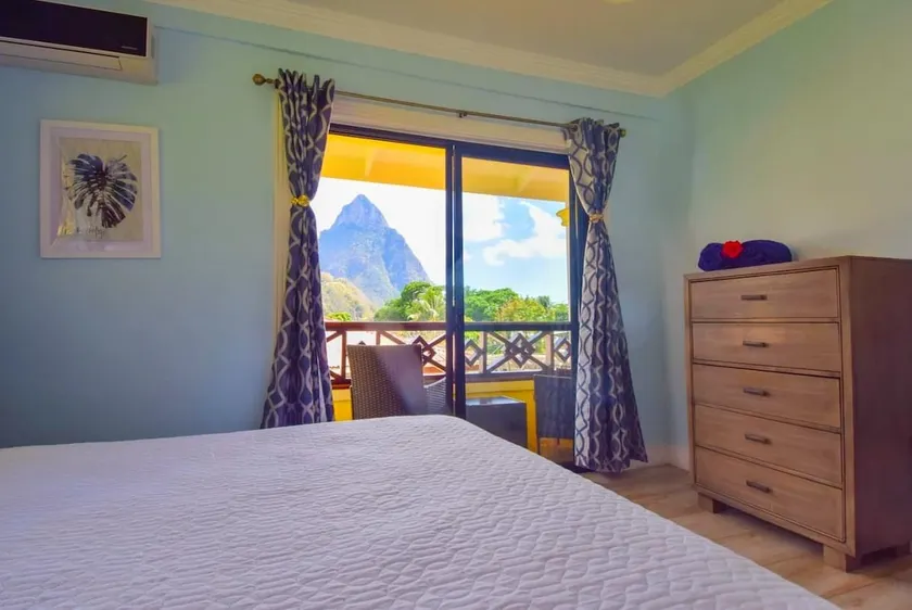 Sea Piton View Apartment- Location, Convenience, Modern Living - Image 1
