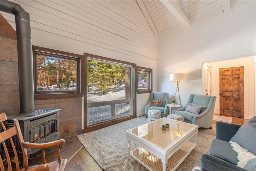 Renovated Log Cabin Near Lake & World Class Skiing - Image 1