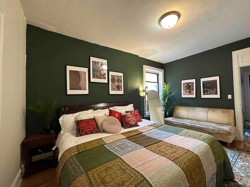 AKing Bed Moroccan Lover's Oasis • 15 Mins to City - Image 1