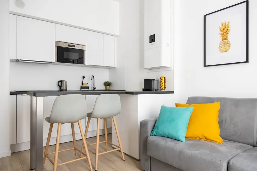 Renovated apartment 2-minute walk from the lake - Free Wi-Fi - Image 1