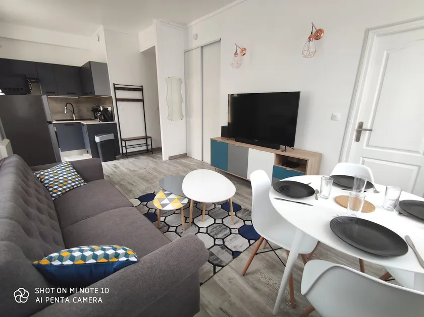 ”The unique” 2 rooms, Train station (with parking), 25 min to Paris - Image 1