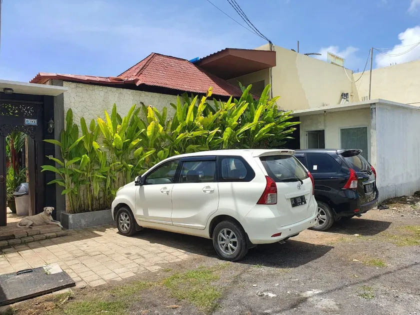 BUKIT SUITES VILLA 2 - Image 1