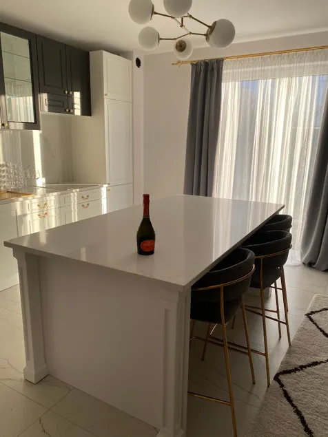 Golden apartment - Image 1